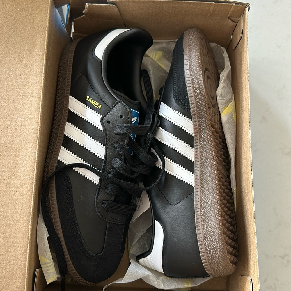 Black Adidas Samba OG W size 7 - fits like 7.5 or 8